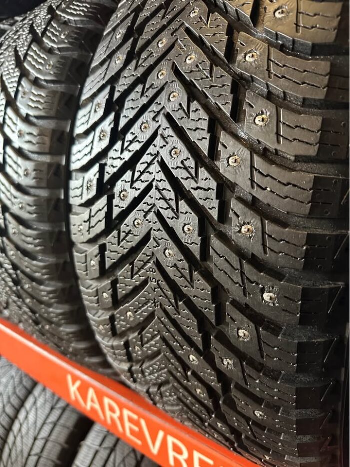 Nokian Hakkapeliitta 10 EV 235/35R20 92T - Image 3