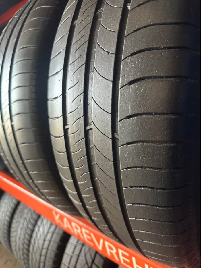 Michelin EnergySaver 215/60R16 95V - Image 4