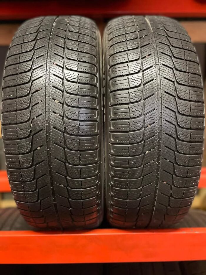 Michelin X-Ice XI3 205/65R16 - Image 1
