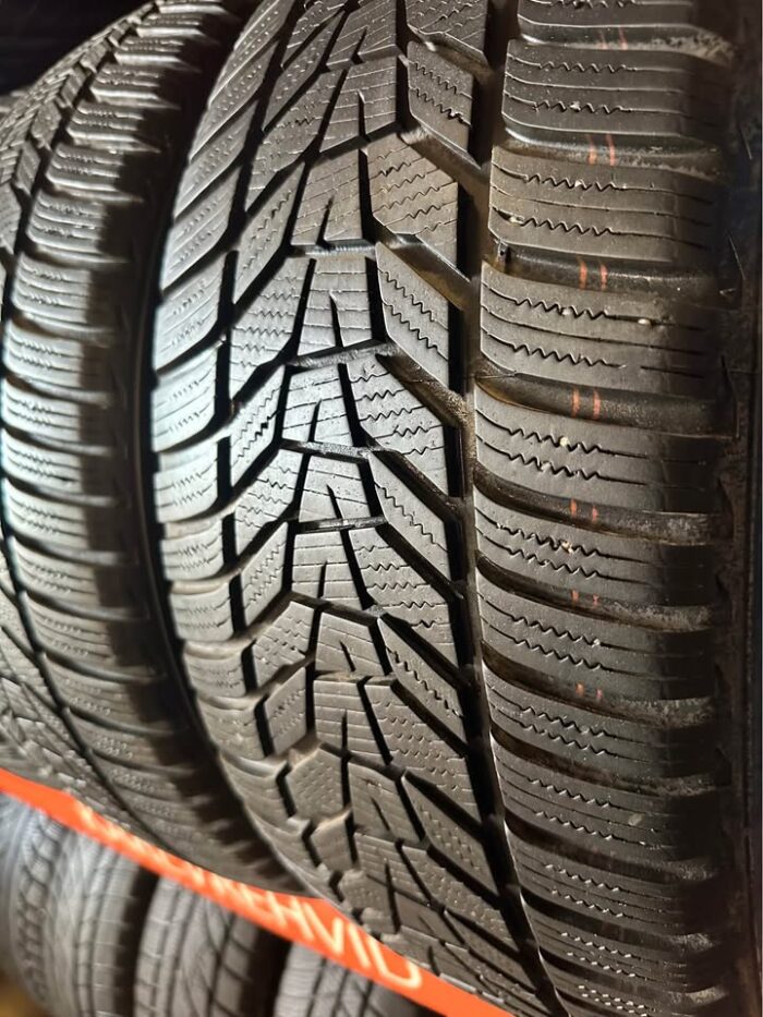 Hankook I Cept Evo 3 235/55R18 104V - Image 3