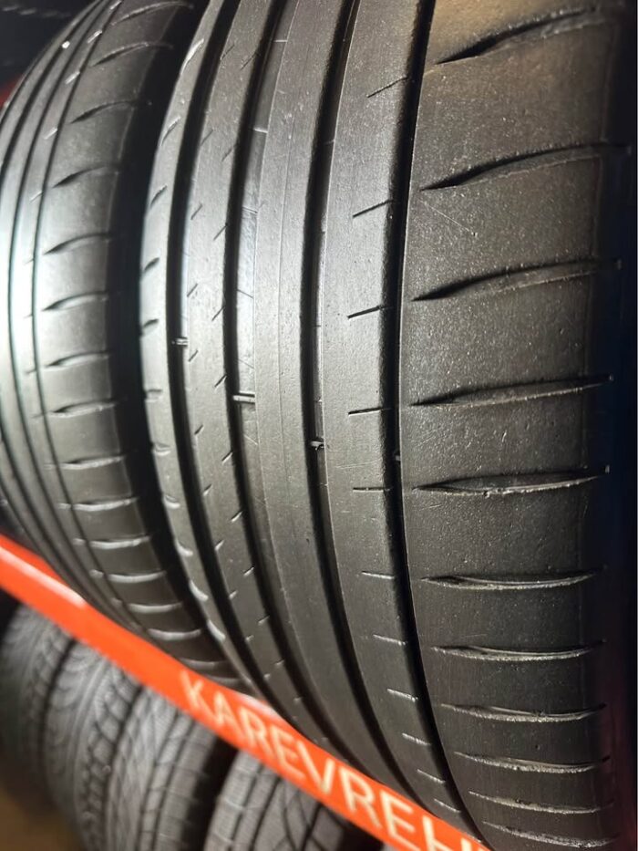 Michelin PilotSport 4 245/45R19 102Y - Image 3