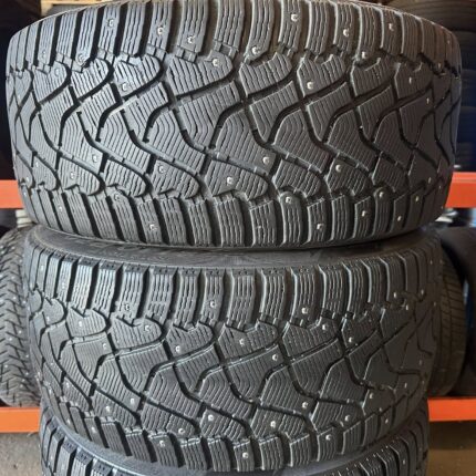 Pirelli IceZero 275/40R20 106T RunFlat