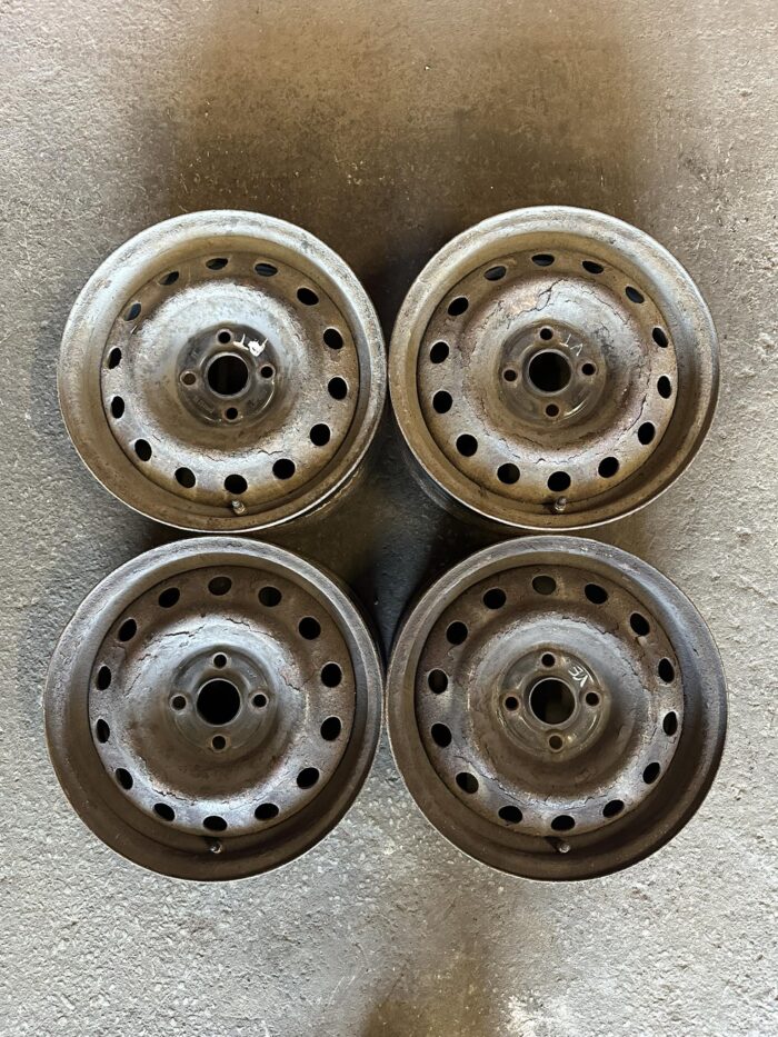 Hyundai plekkvelg 6x15” - Image 2