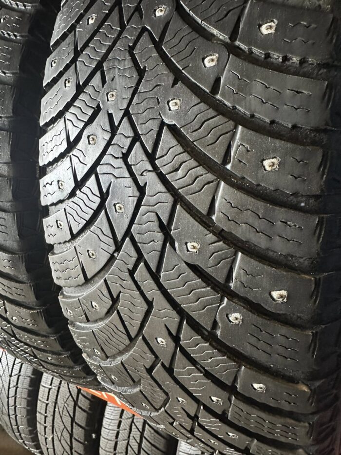 Pirelli IceZero 2 215/65R16 102T - Image 3