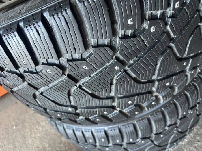 Pirelli IceZero 315/35R20 100T RunFlat - Image 2