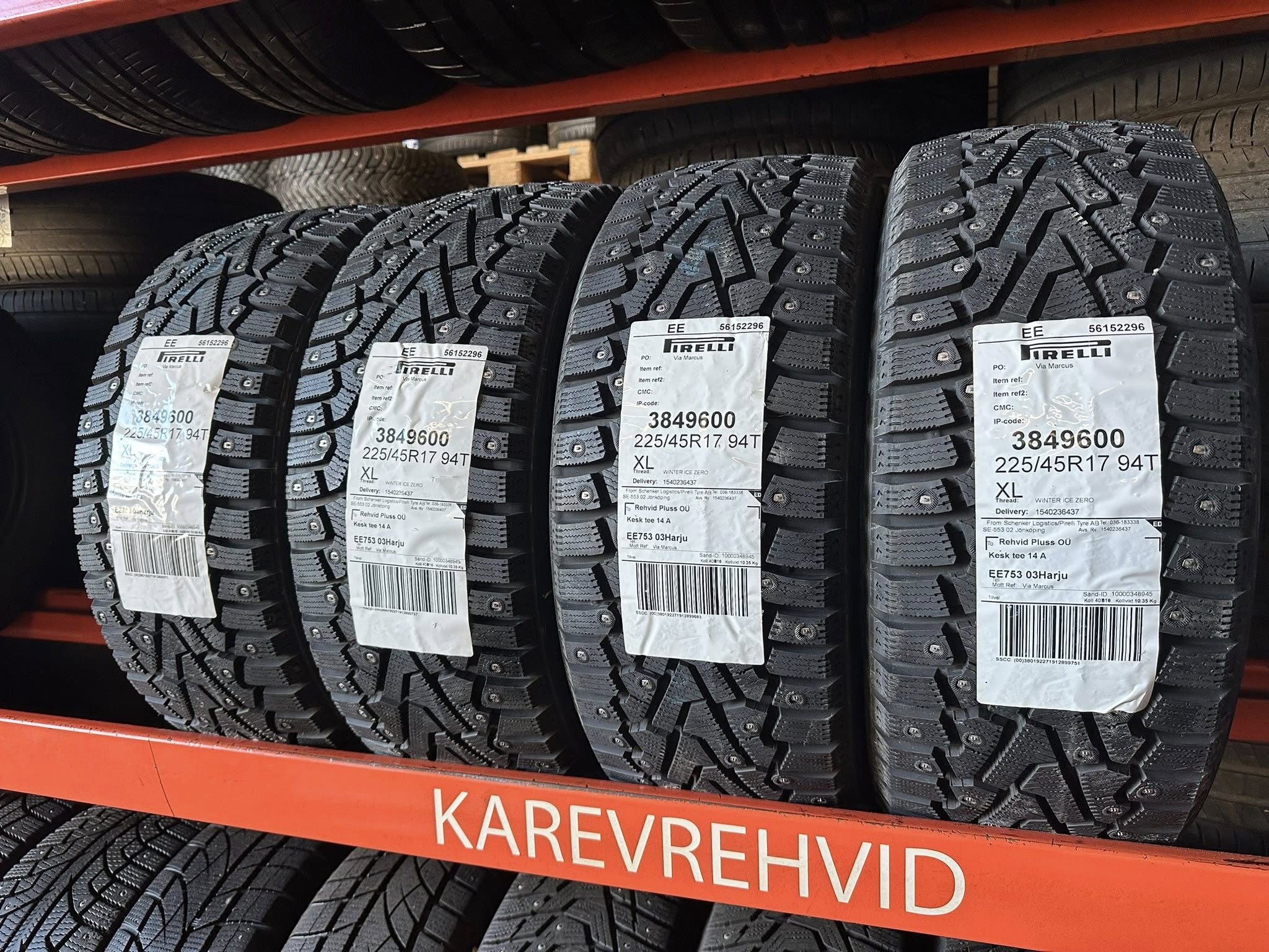 1 Pirelli IceZero 225/45R17 94T - Image 1
