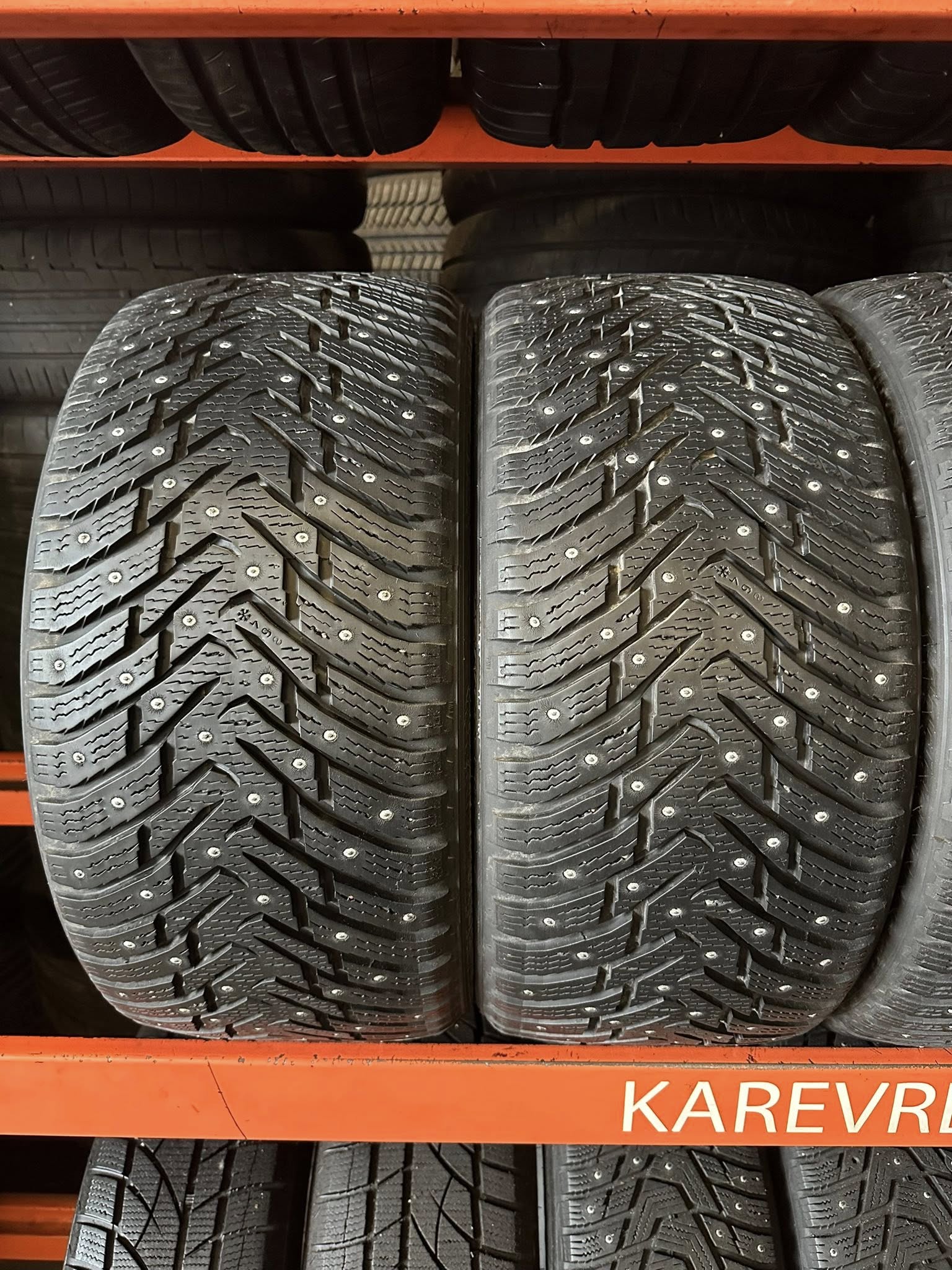 10 Nokian Hakkapeliitta 8 225/40R19 93T ja 255/35R19 96H - Image 4