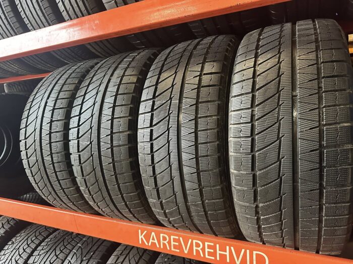 Sailun IceBlazer Arctic Evo 275/45R20 110T - Image 1