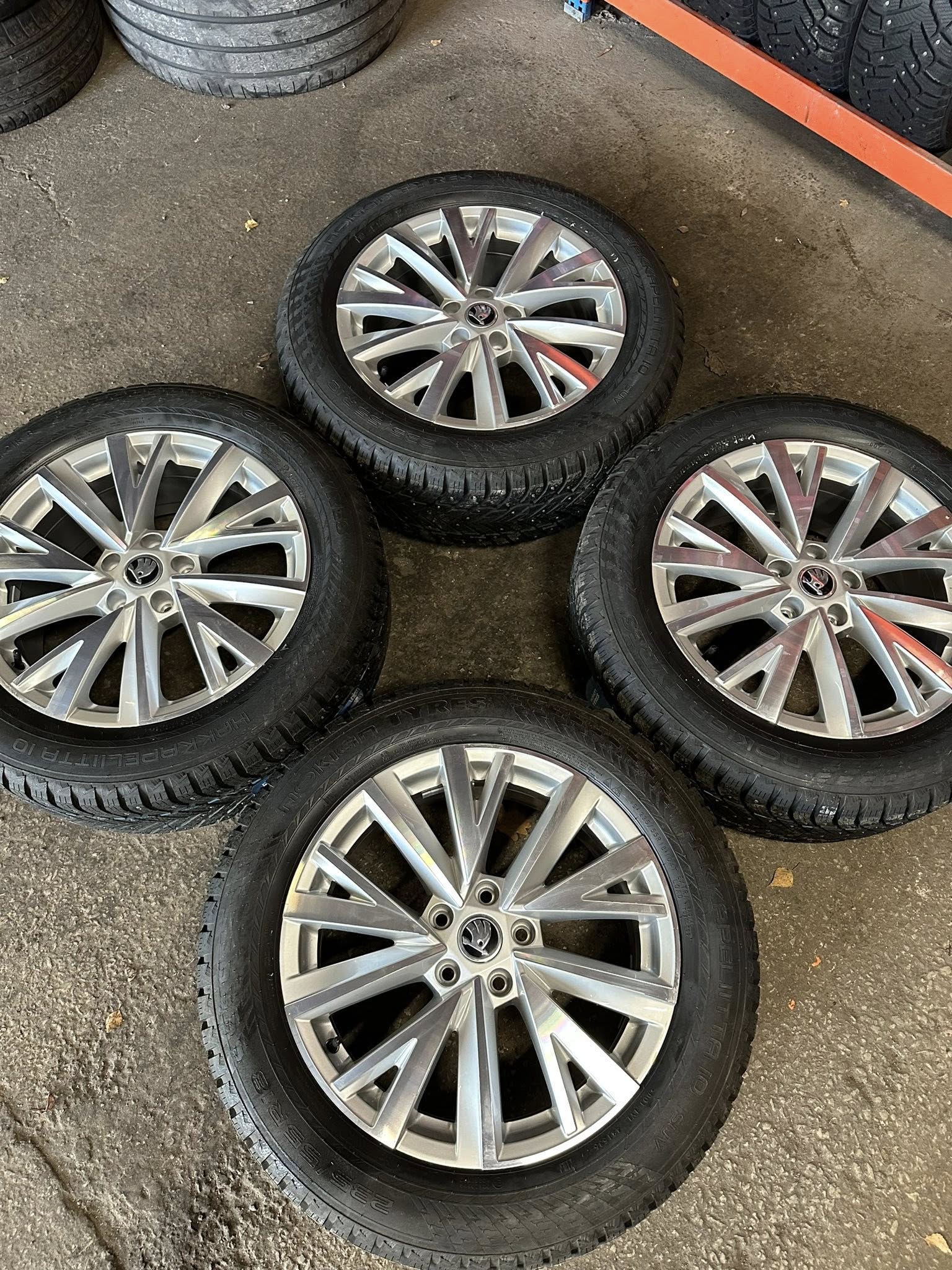 12 Uus Skoda orig velg 18” + Nokian naastud - Image 3