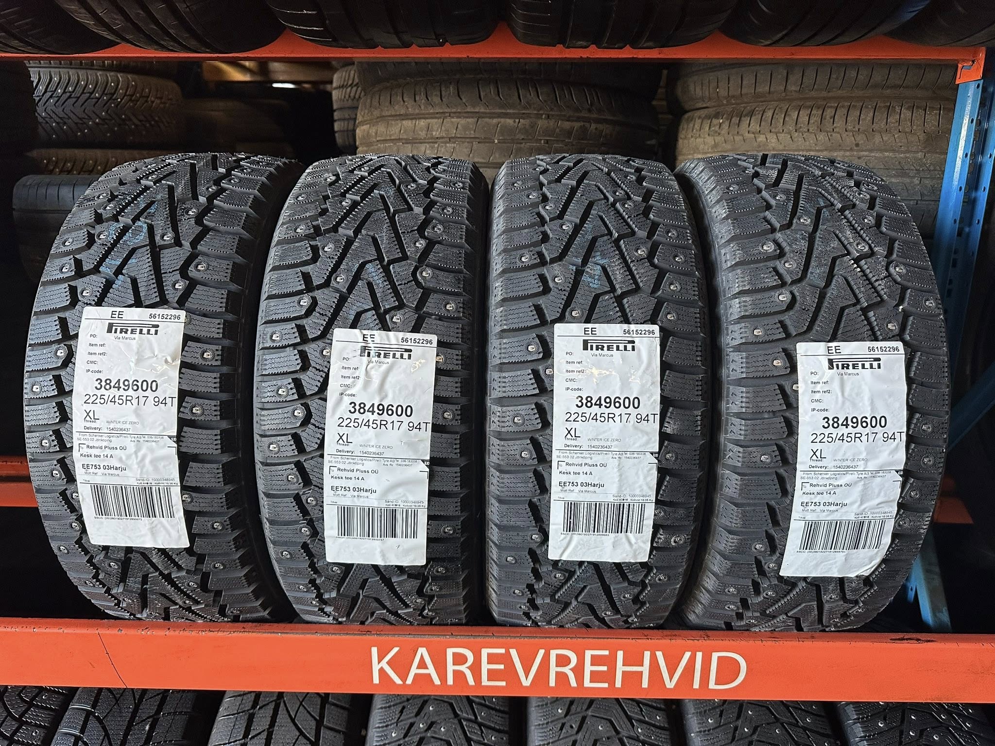 2 Pirelli IceZero 225/45R17 94T - Image 2