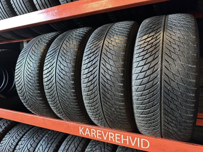 Michelin PilotAlpin 5 SUV MO 255/45R20 105V - Image 1