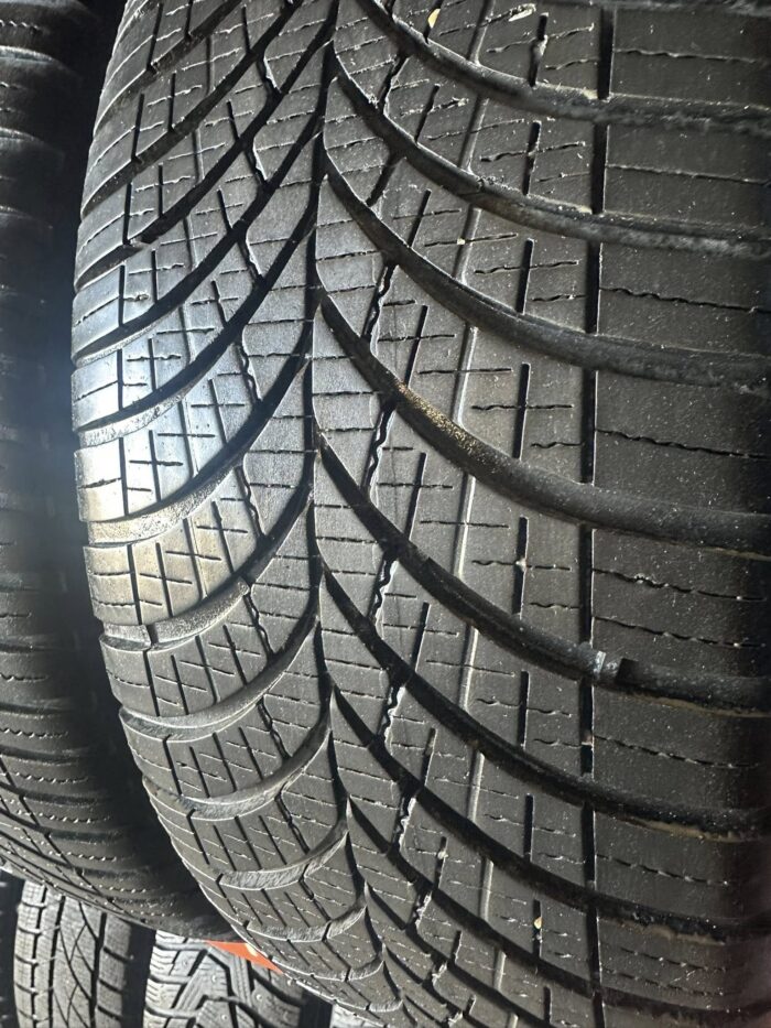 Goodyear Vector 4 Seasons 215/60R17 100H - Image 3
