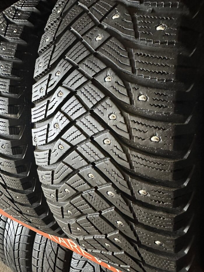 Goodyear UltraGrip Arctic 2 215/60R16 99T - Image 3