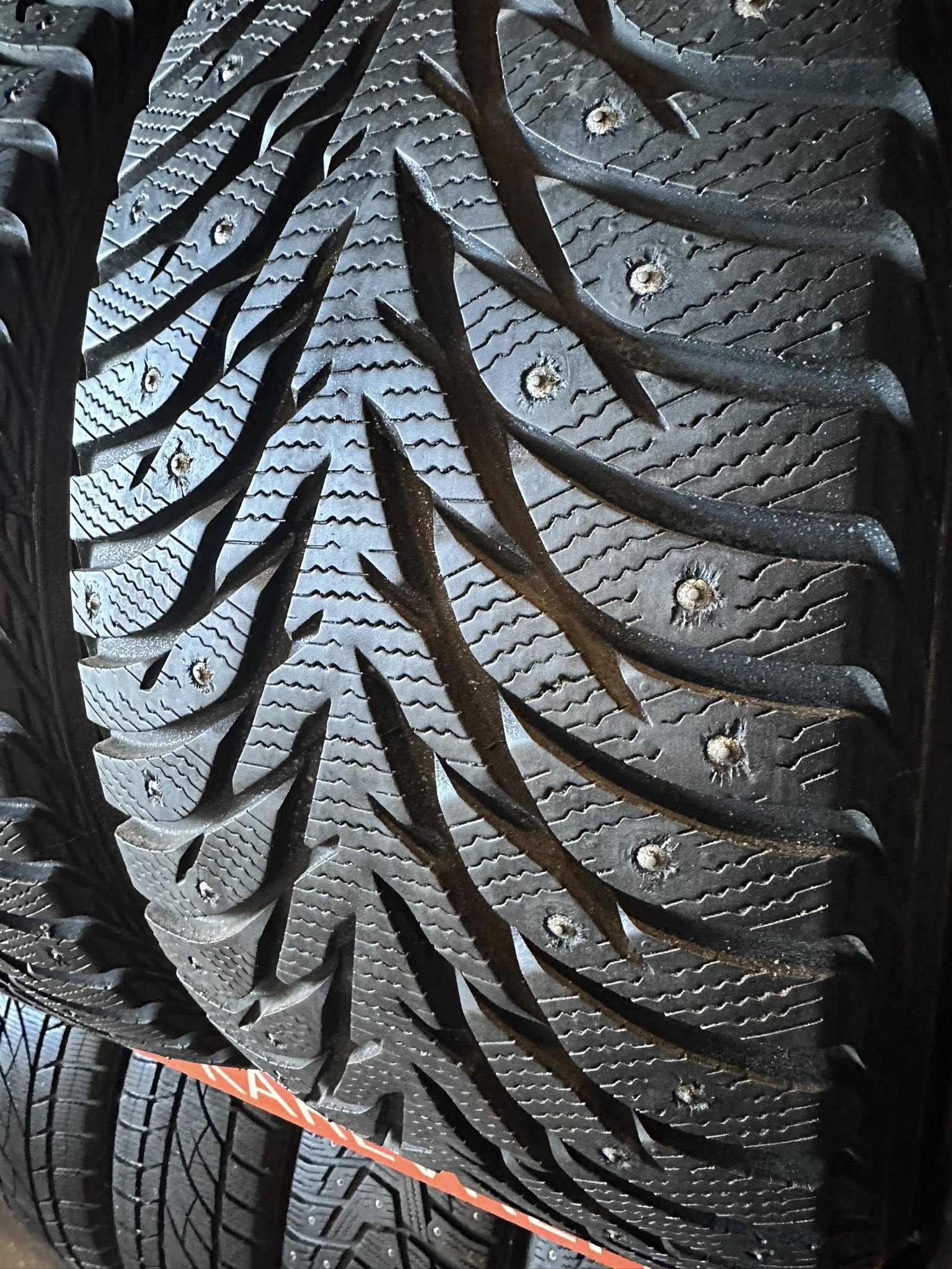 32 Yokohama IG35 255/45R18 103T - Image 3