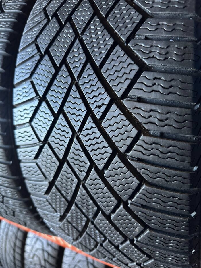 Continental VikingContact 7 245/35R20 95T XL - Image 3