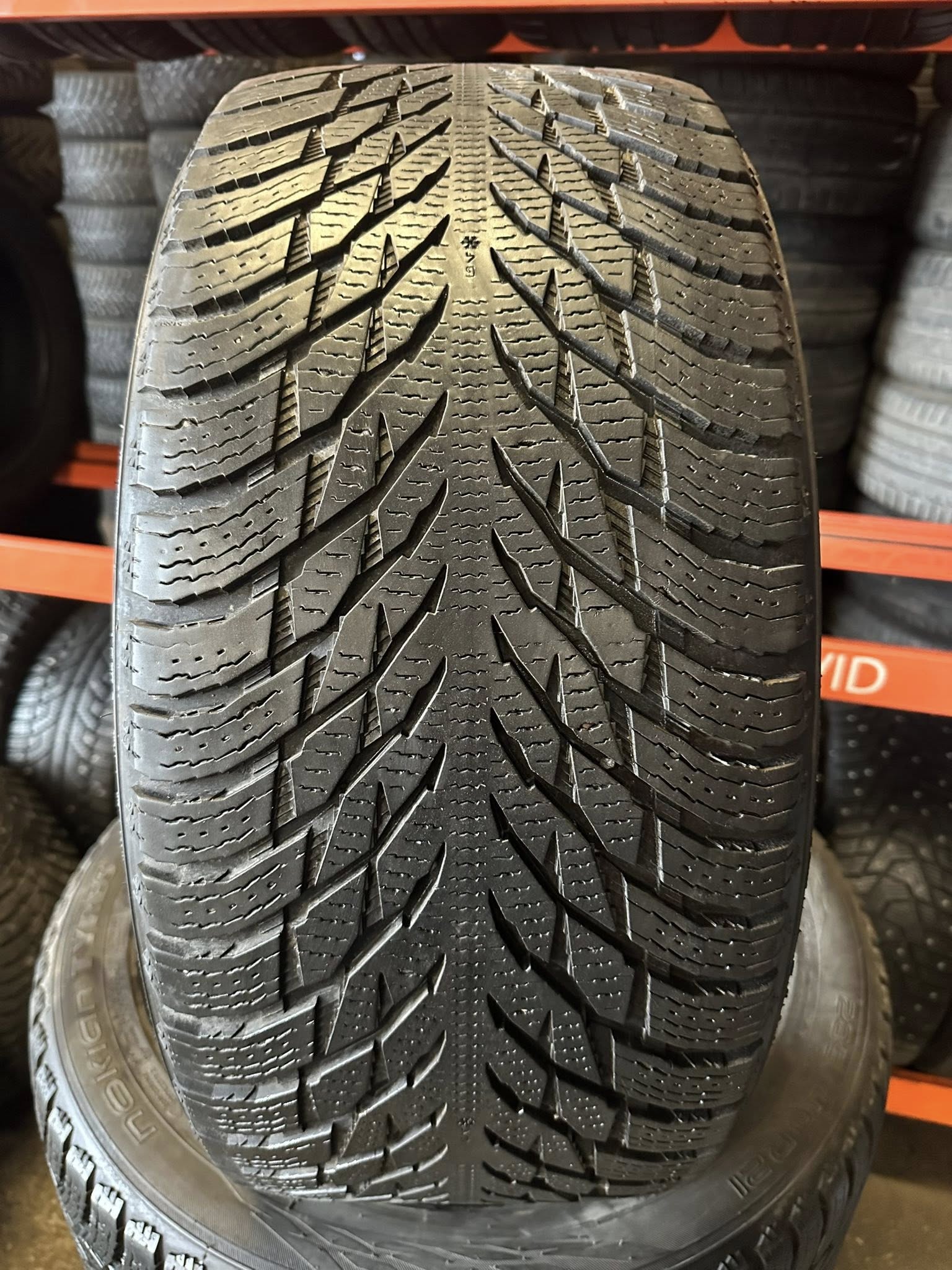 8 Nokian Hakkapeliitta R3 SUV 285/40R21 109T - Image 2