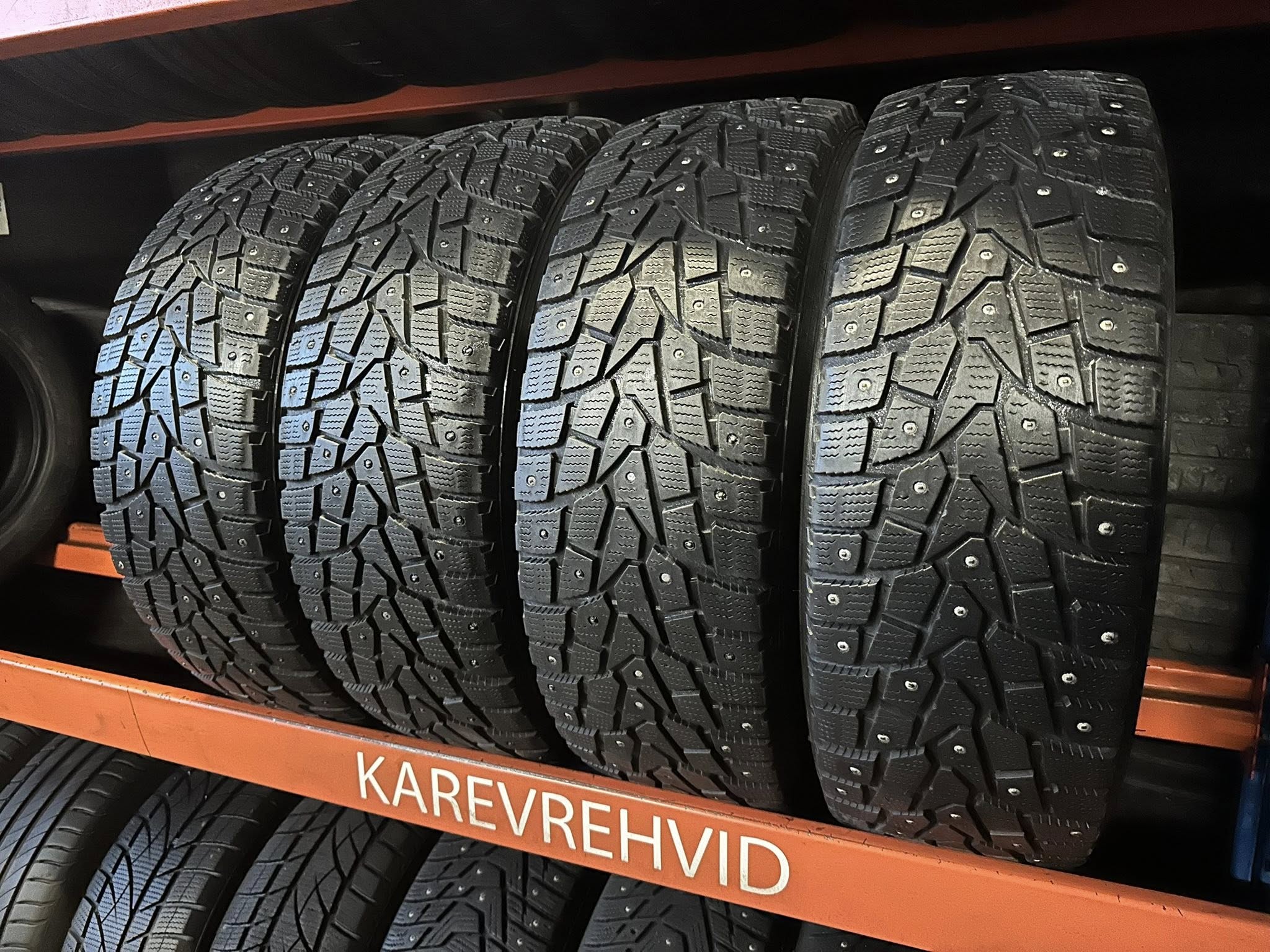 1 Falken Espia Ice 215/60R17 100T - Image 1