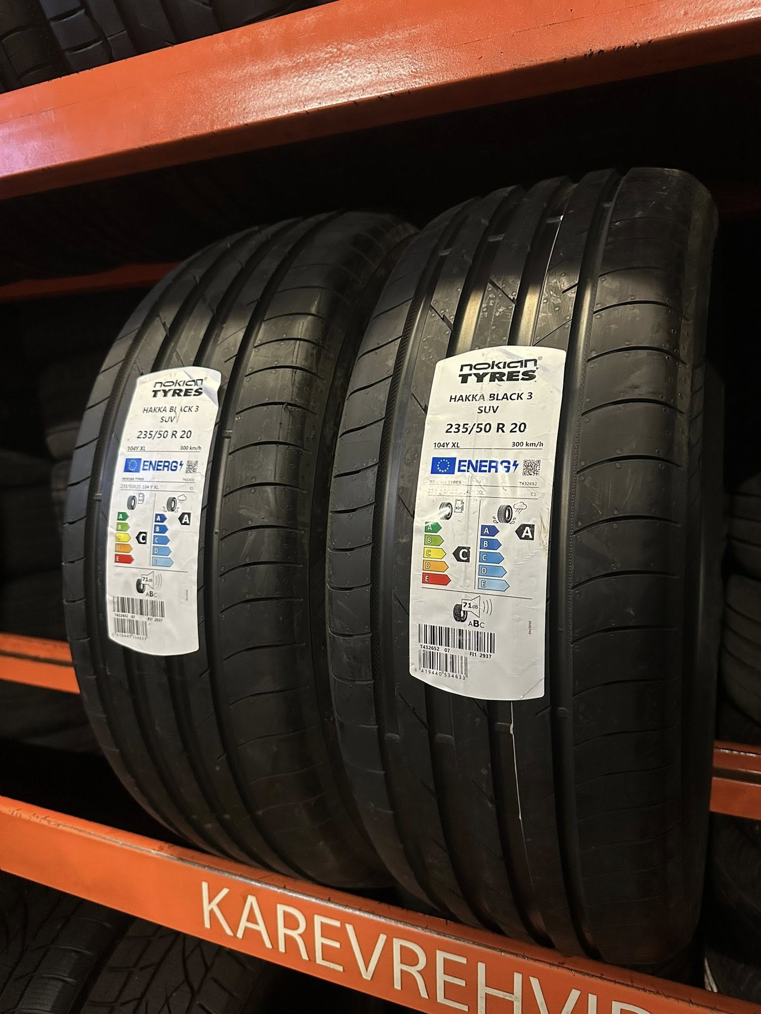 10 Nokian HakkaBlack 3 235/50R20 104Y - Image 1