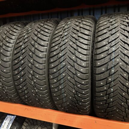 Nokian Hakkapeliitta 10 215/55R17 98T