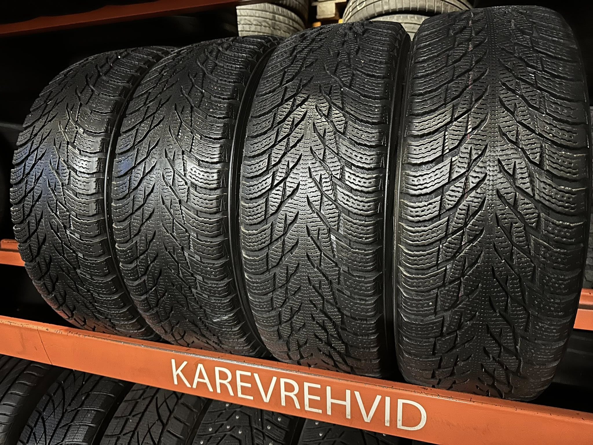 43 Nokian Hakkapeliitta R3 205/60R16 96R - Image 1