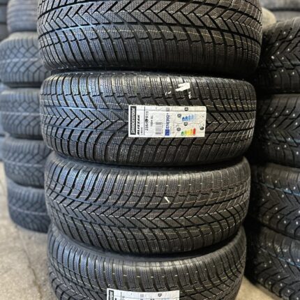 Bridgestone Blizzak LM005 235/55R19 105H