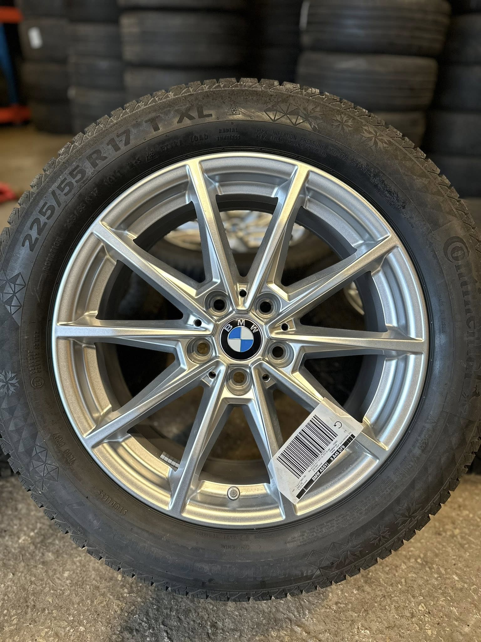 30 Bmw 17” orig + Continental lamell - Image 1