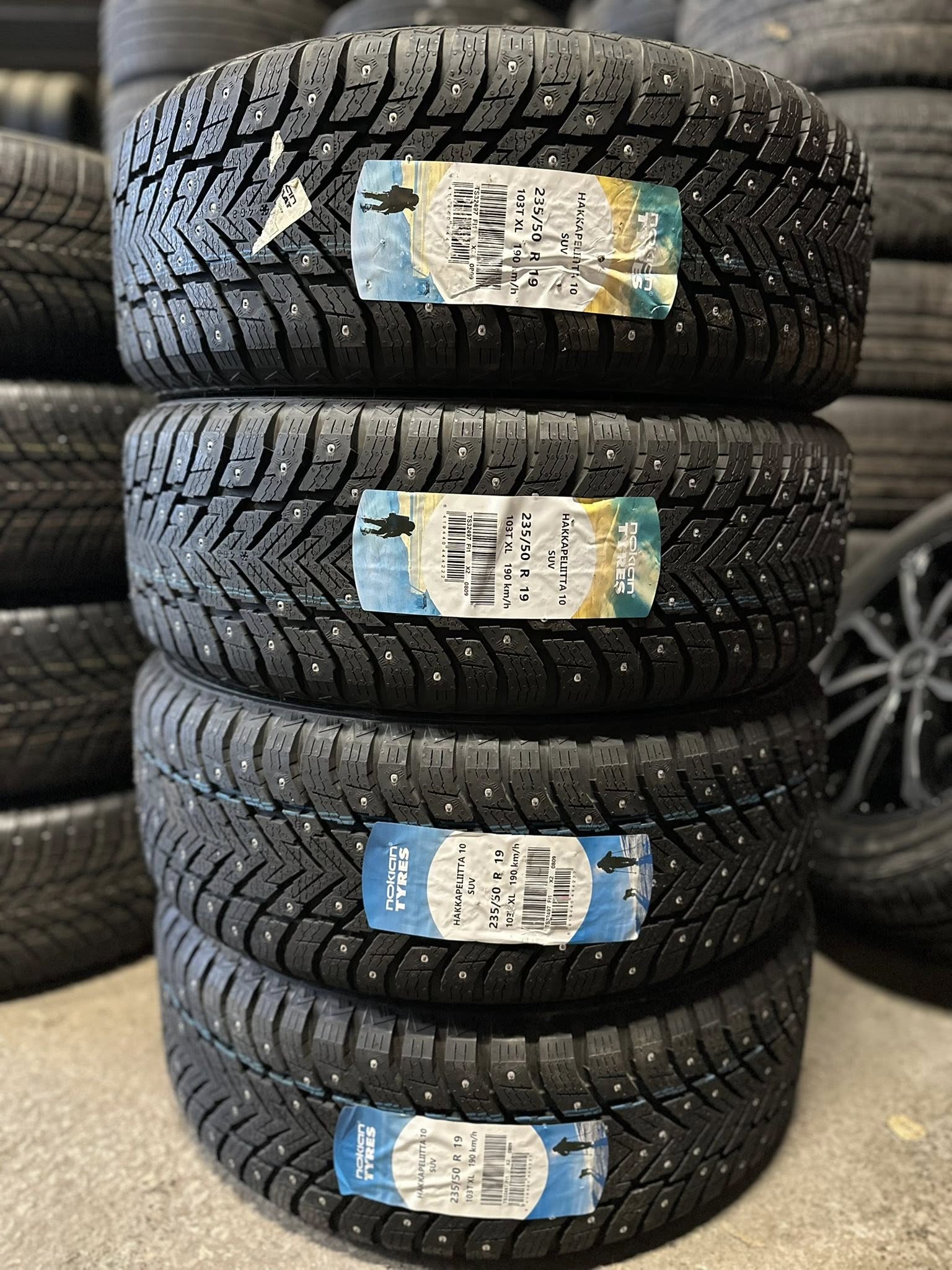 4 Nokian Hakkapeliitta 10 SUV 235/50R19 103T - Image 1