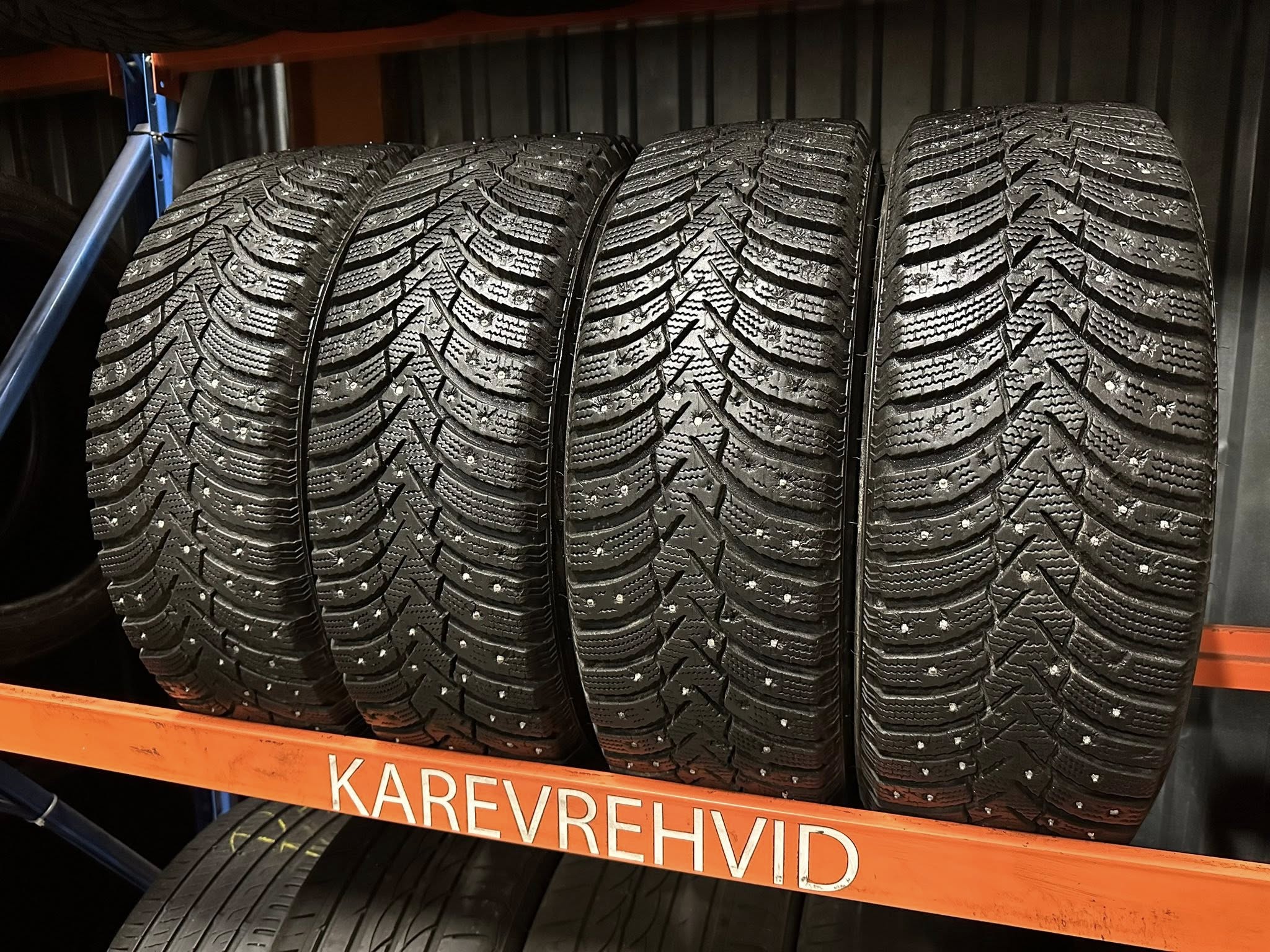 7 Bridgestone Spike 3 195/65R15 95T - Image 1