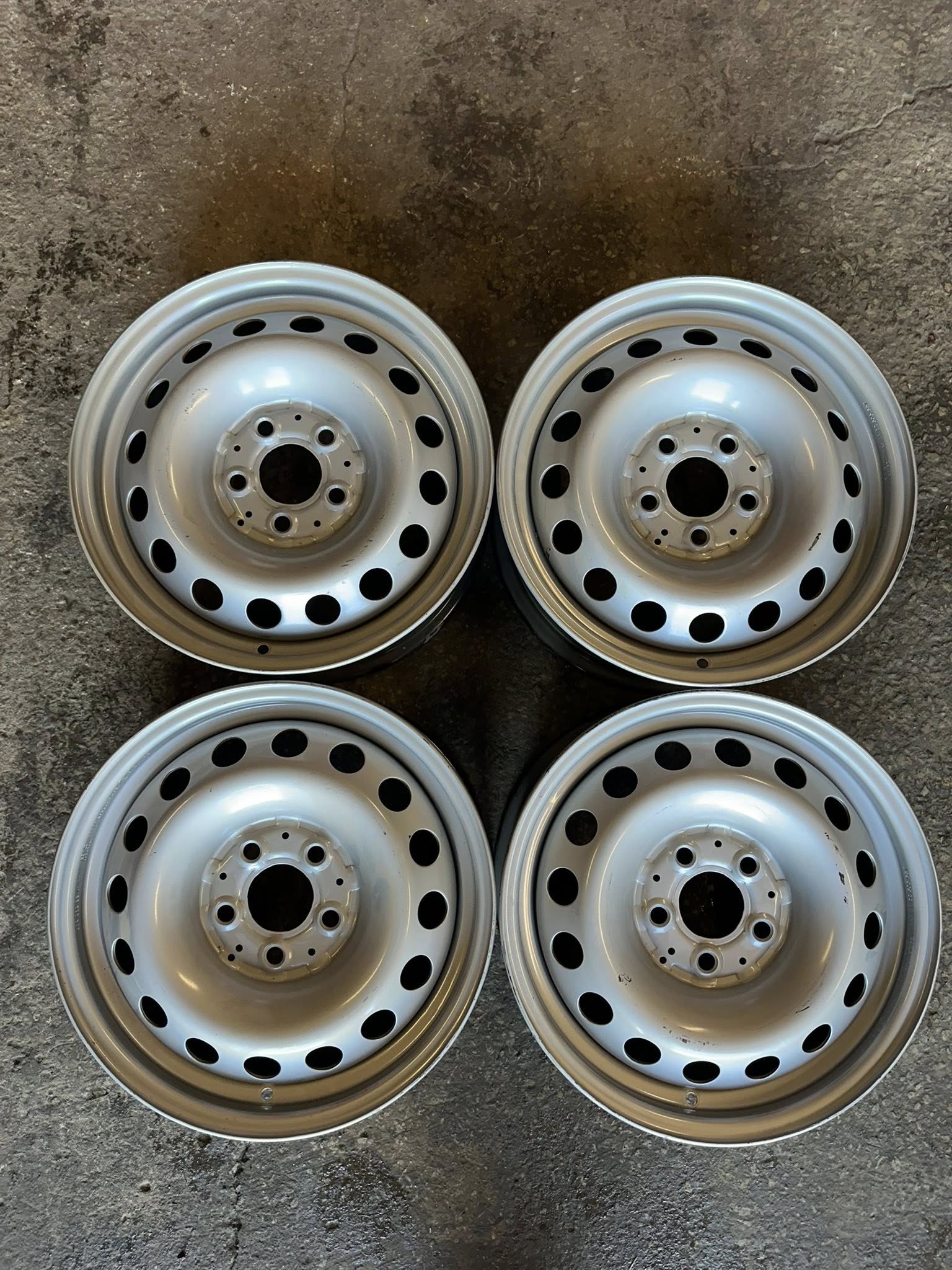 10 Uus MB V-Class,Viano ja Vito 16” plekkvelg - Image 1