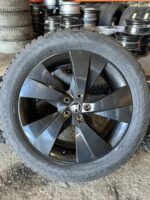 Uus Skoda orig. 19” + Naast 235/55R19