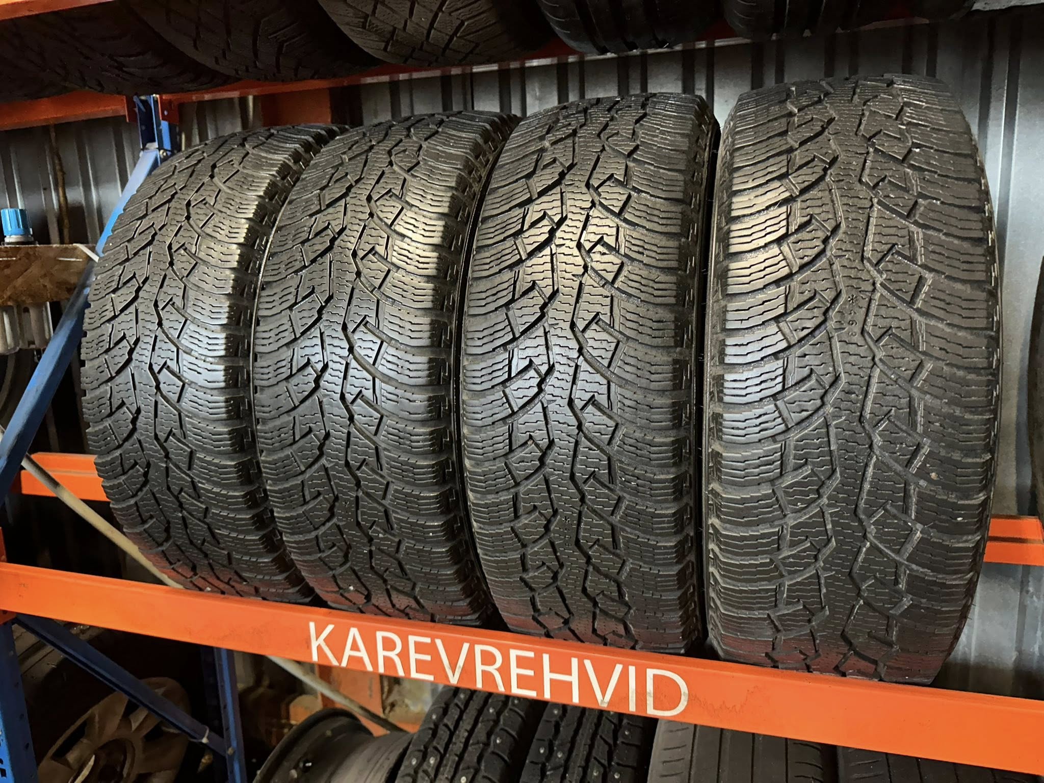 4 Nokian Hakkapeliitta CR4 215/60R17C 109/107R - Image 1