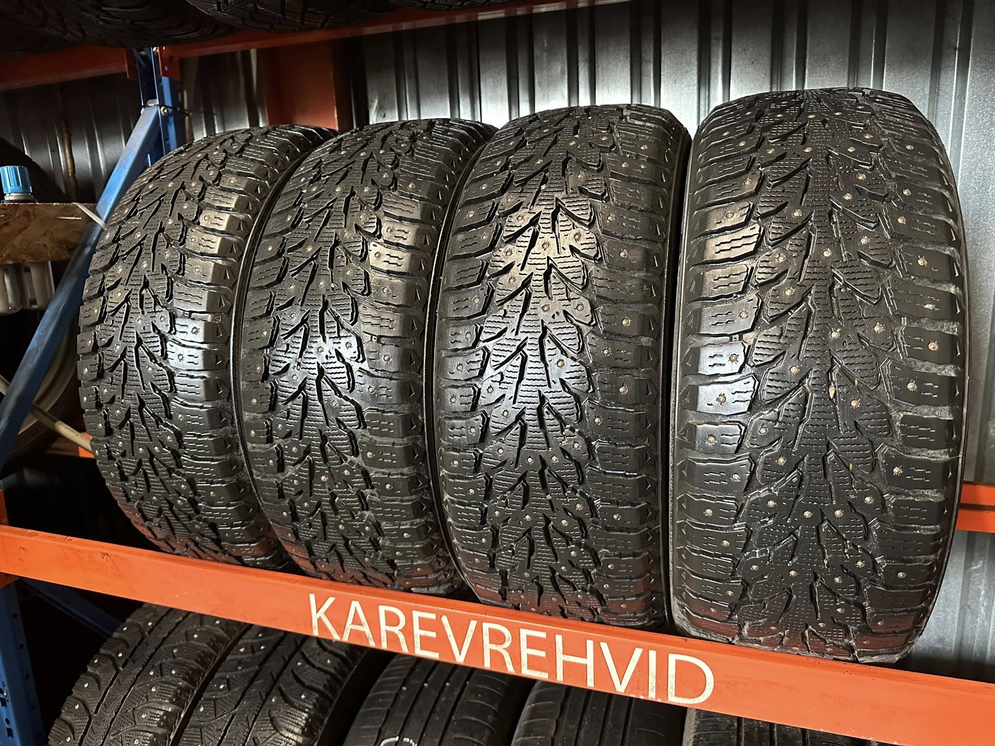 4 Kumho WinterCraft Ice 205/55R16 94T - Image 1