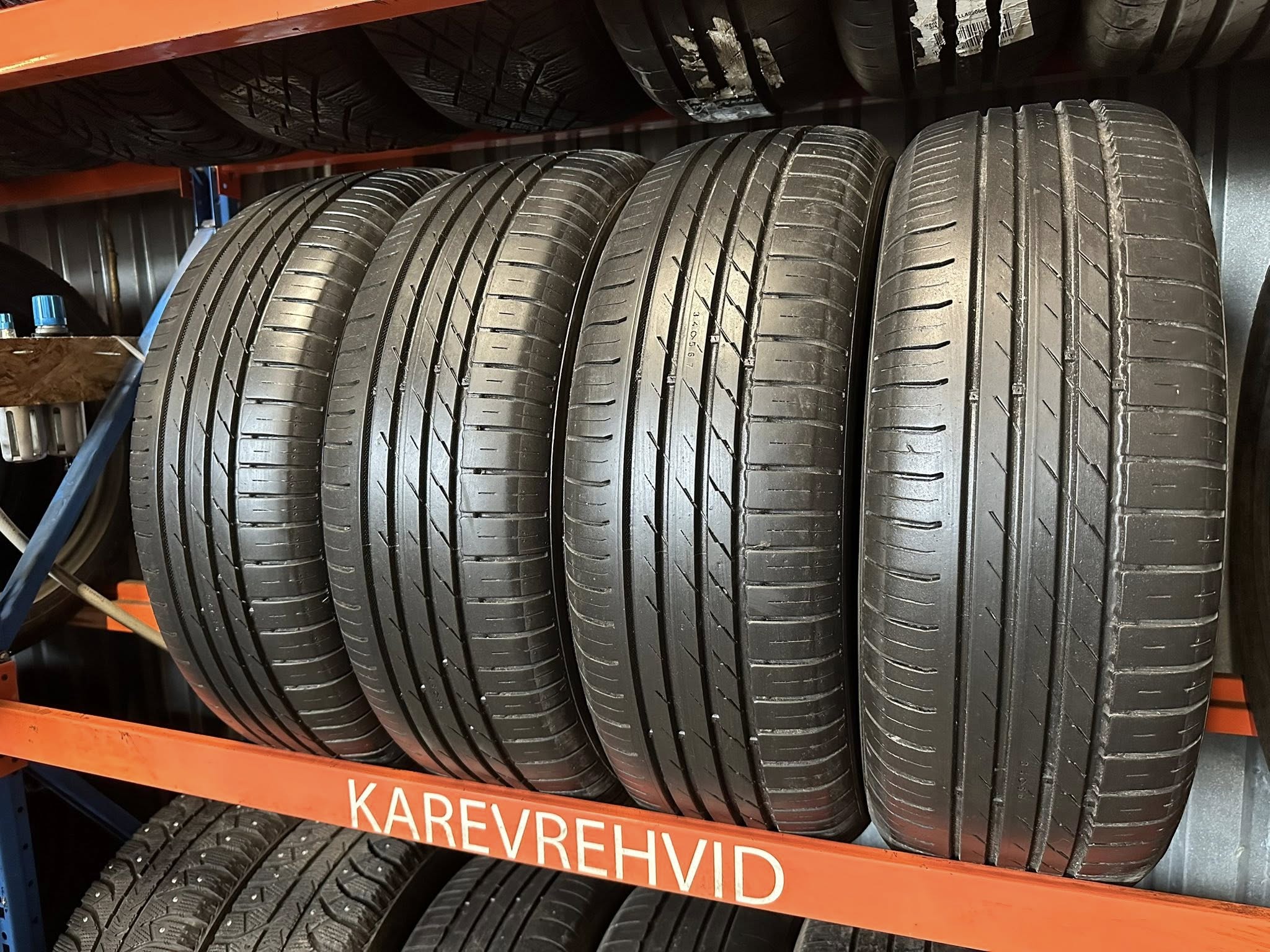 7 Nokian WetProof 1 225/60R17 99V - Image 1