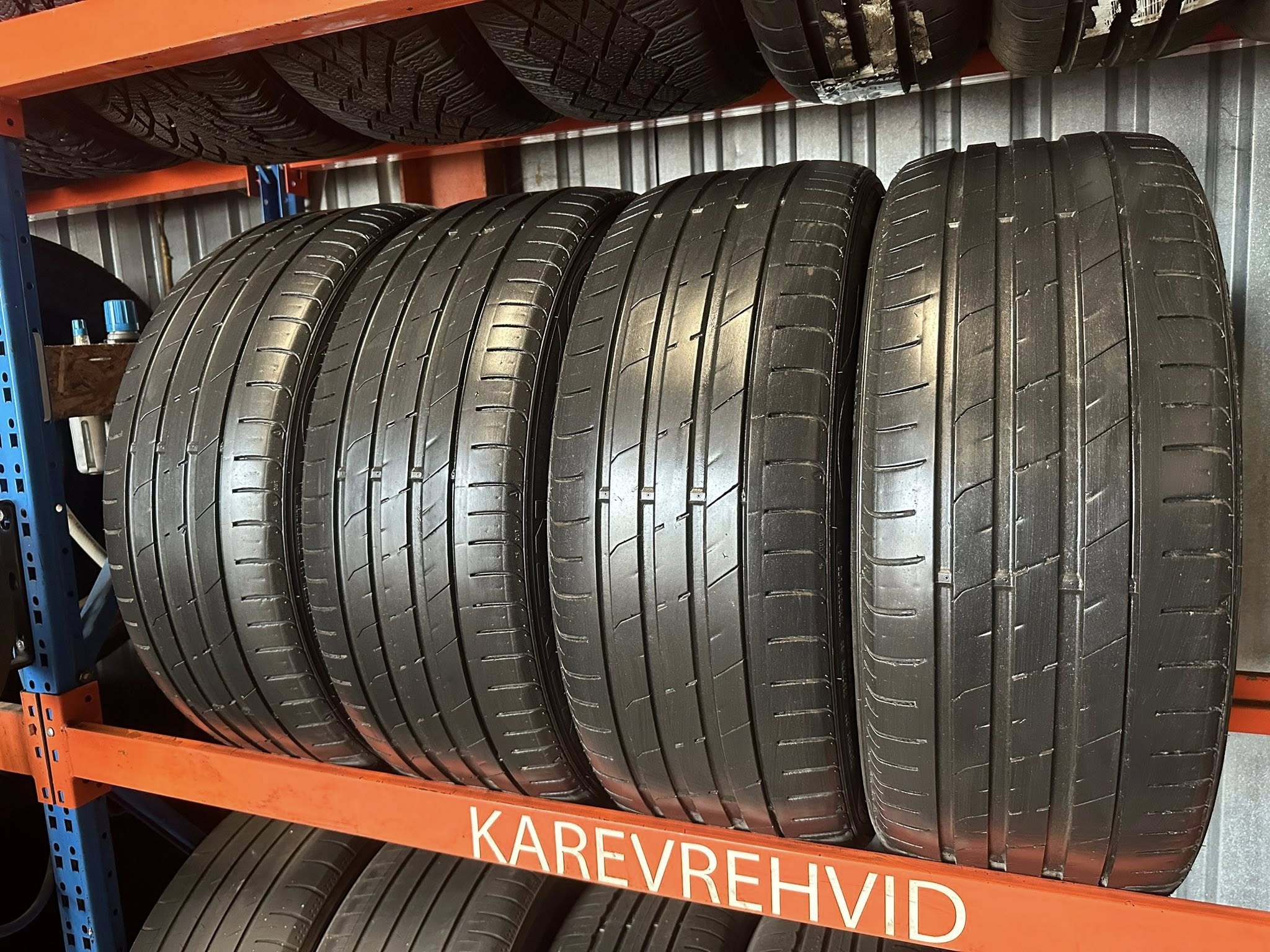11 Nexen NFera 225/45R19 96W - Image 1
