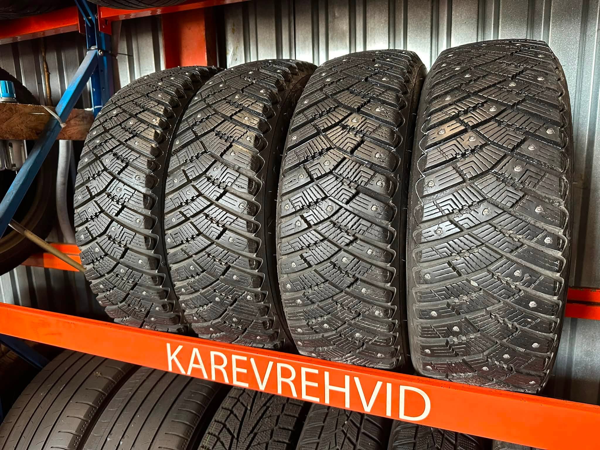 1 Goodyear UltraGrip Ice Arctic 175/65R15 88T — изображение 1