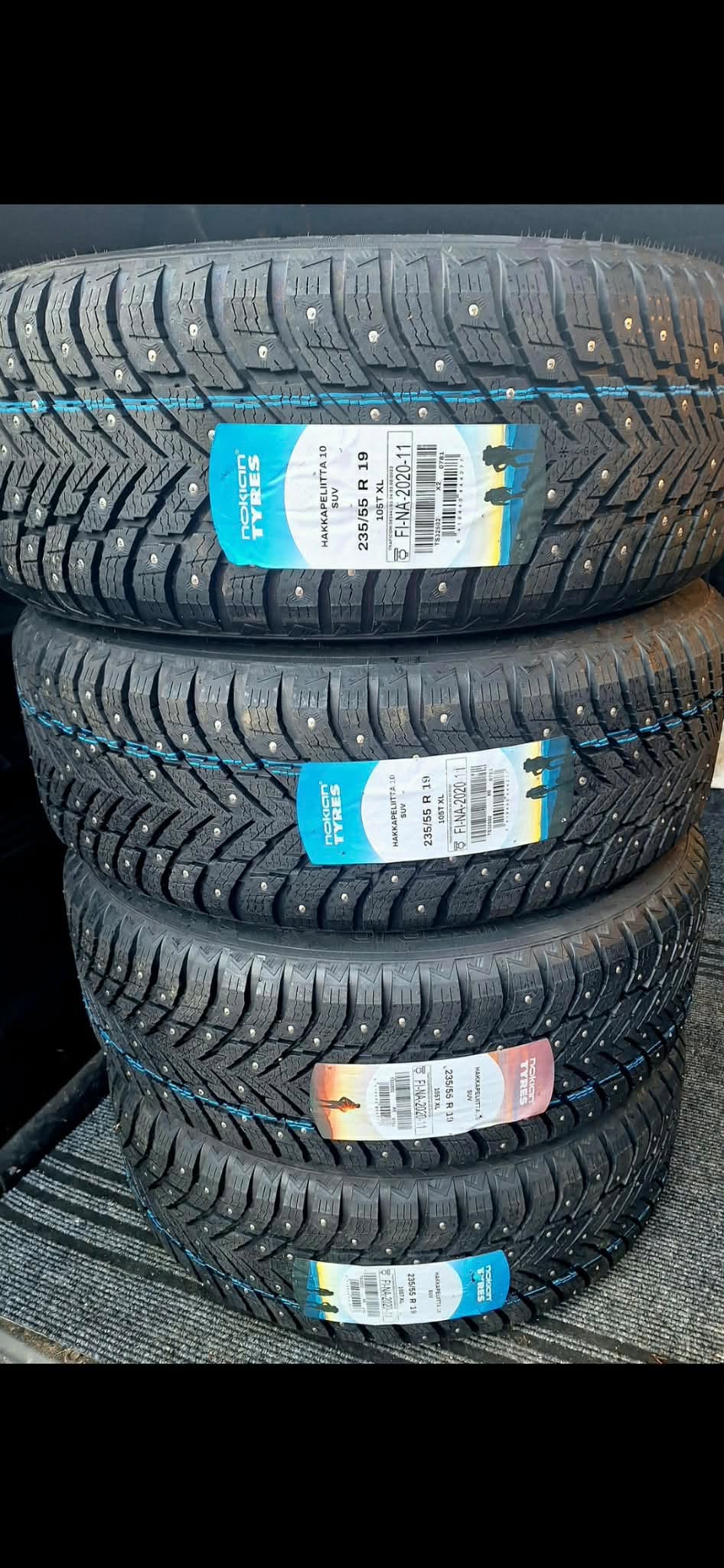 17 Nokian Hakkapeliitta 10 235/55R19 105T - Pilt 1