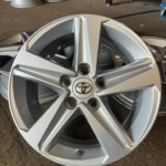 Toyota Corolla, оригинальные 16-дюймовые диски 5x114,3.