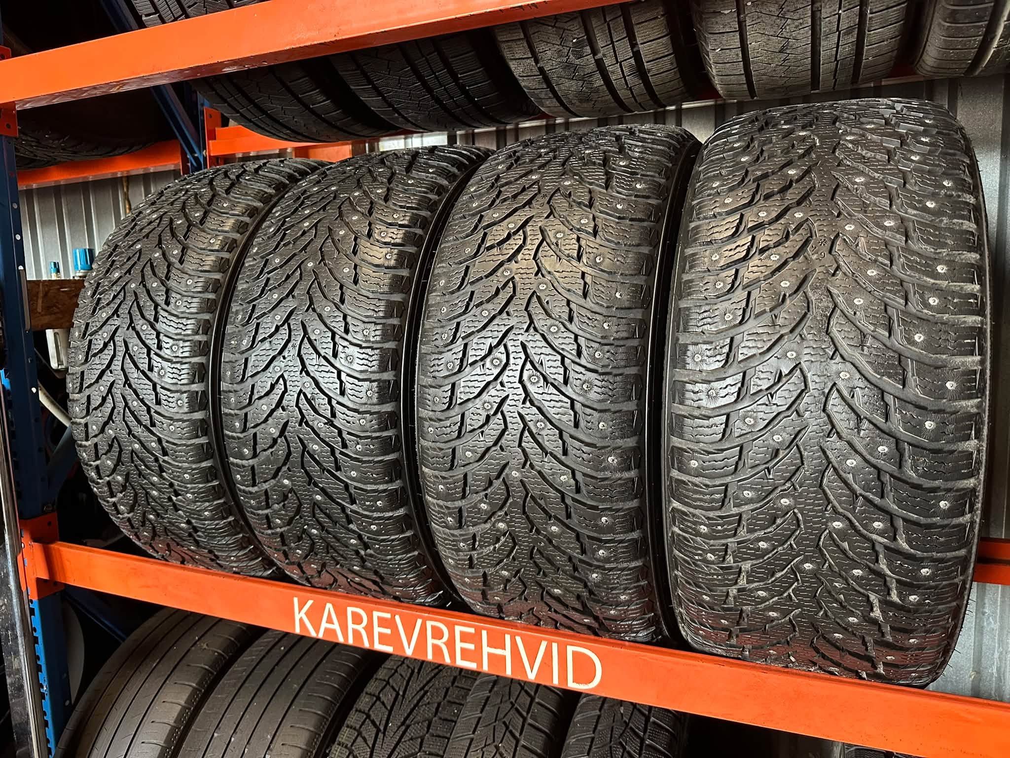 4 Nokian Hakkapeliitta 9 255/45R19 104T - Image 1