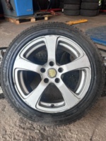 16” 5x108 velg ja 205/55R16 naast.