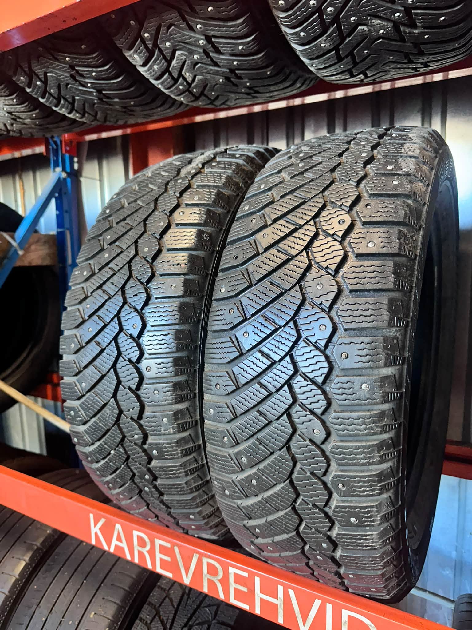 16 Gislaved NordFrost 200 215/60R16 99T - Pilt 1