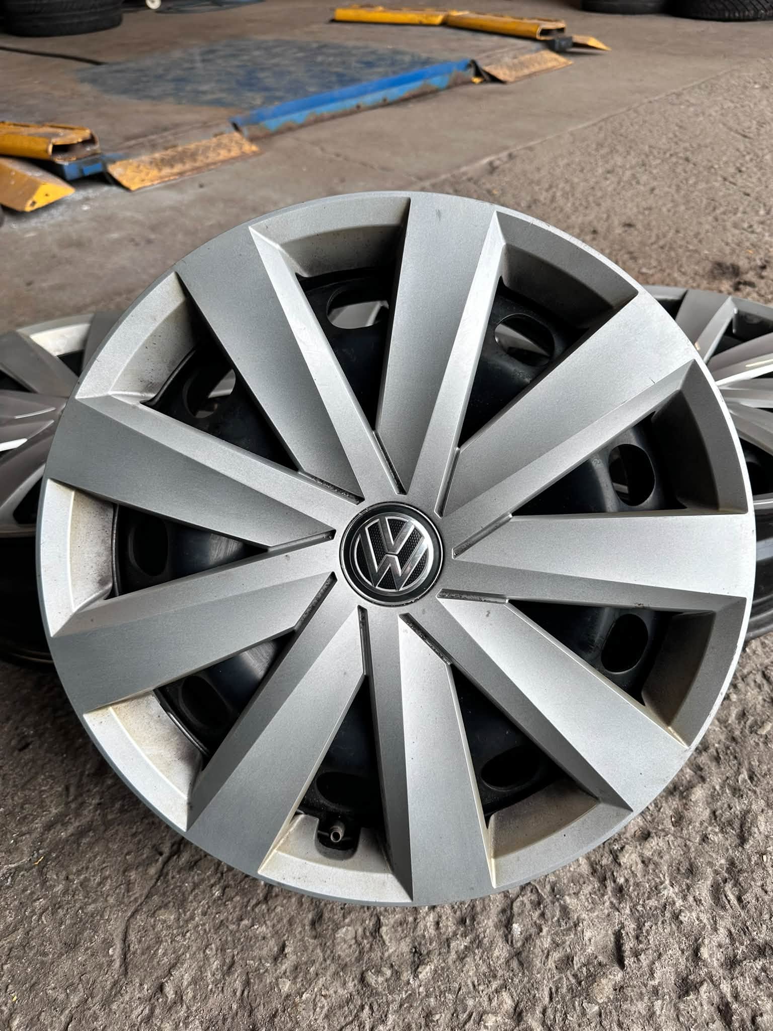 3 VW 16” 5x112 plekkvelg + ilukilp - Pilt 1