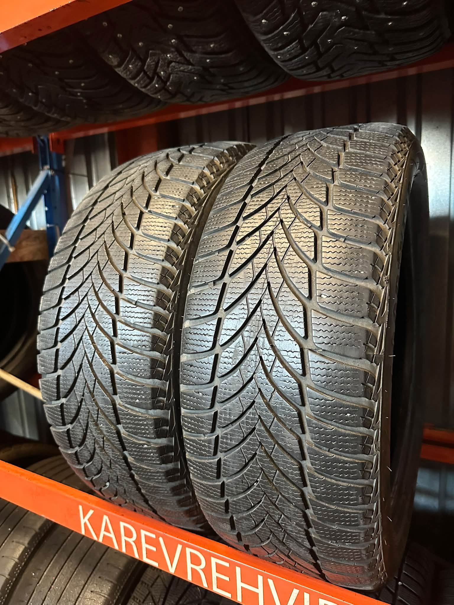 4 Goodyear UltraGrip Ice 2 215/55R17 98T - Pilt 1